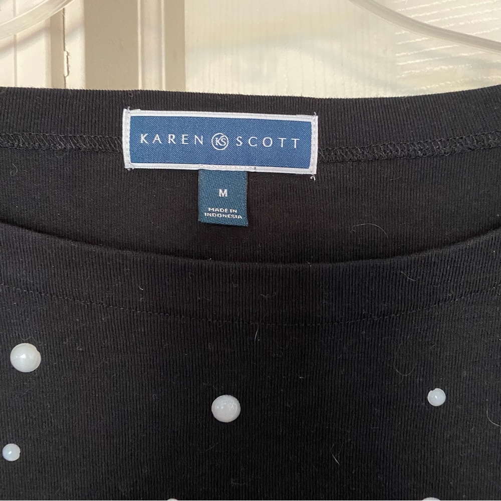 Lot of two Karen Scott size medium embellished tops - Picture 8 of 10